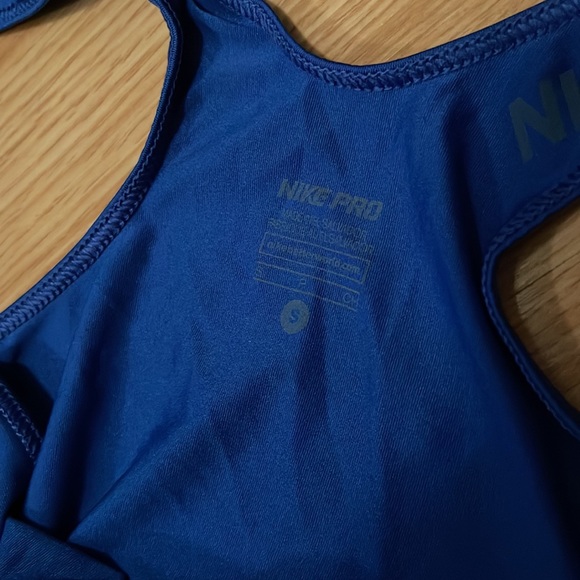 Two Nike Women’s tank tops size small - Dri-fit blue - Picture 5 of 8
